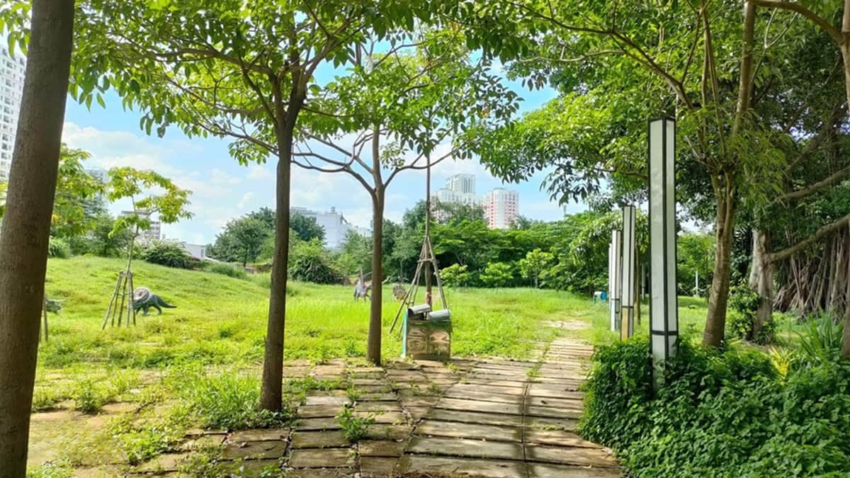 Khanh Hoi Park offers a green spots for the locals to unwind